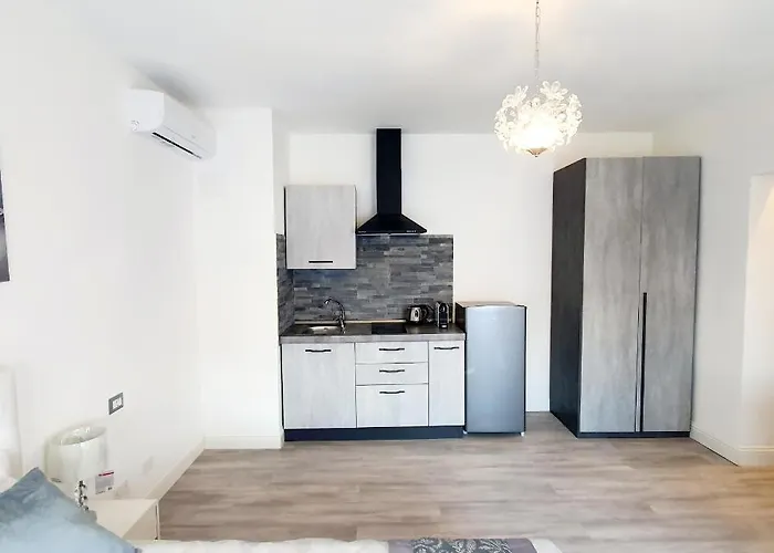 Volta 3 Policlinico Apartman *